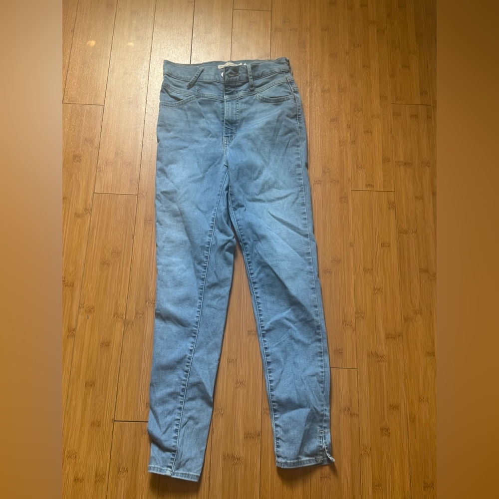 Levi’s Women's Light Blue Jeans